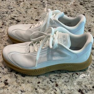 R.A.D One Global white training shoes with Gum Sole